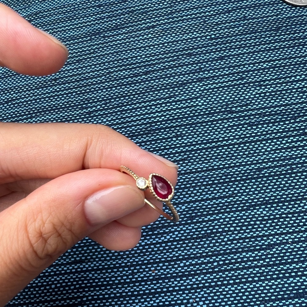 Elegant Solid Gold And Ruby Ring - image 3